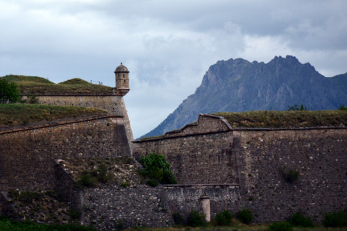 Fort Mont-Dauphin vu du plateau de Simoust