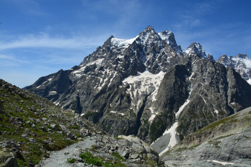 Mont Pelvoux vu depuis le refuge du Glacier Blanc