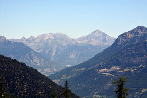 Panorama vers Briançon vu depuis le col Anon