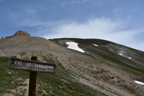 Le col de Beaubarnon depuis la Riaille